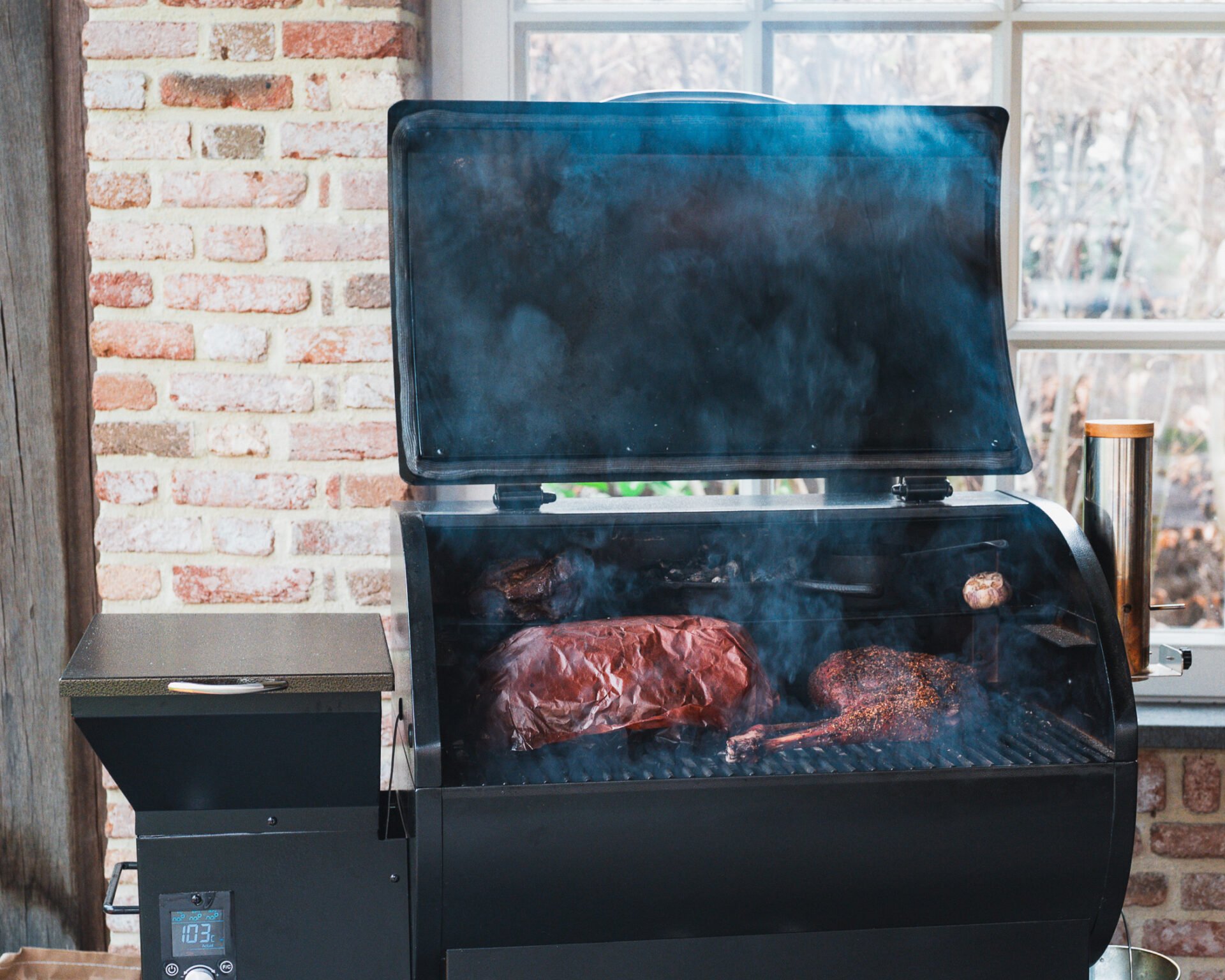 Hoe maak je een pellet bbq schoon?